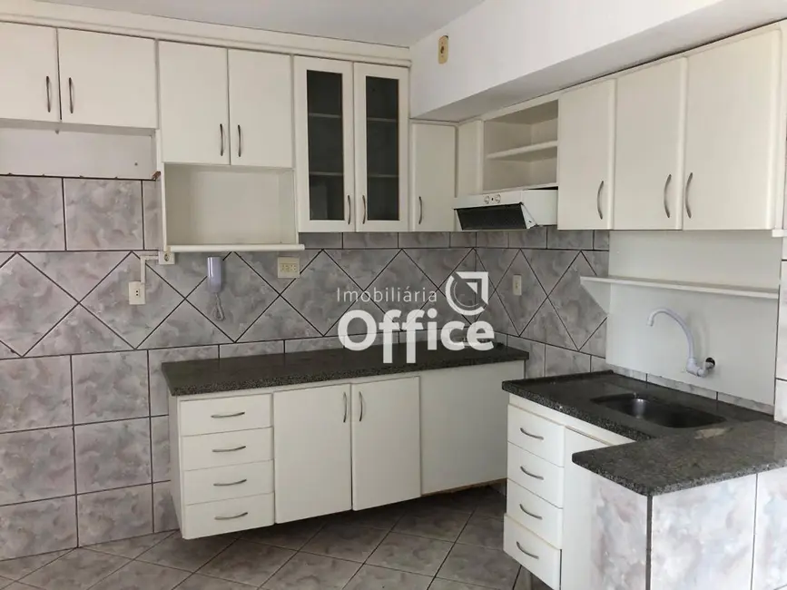 Foto 4 de Apartamento com 3 quartos à venda, 90m2 em Jundiaí, Anapolis - GO