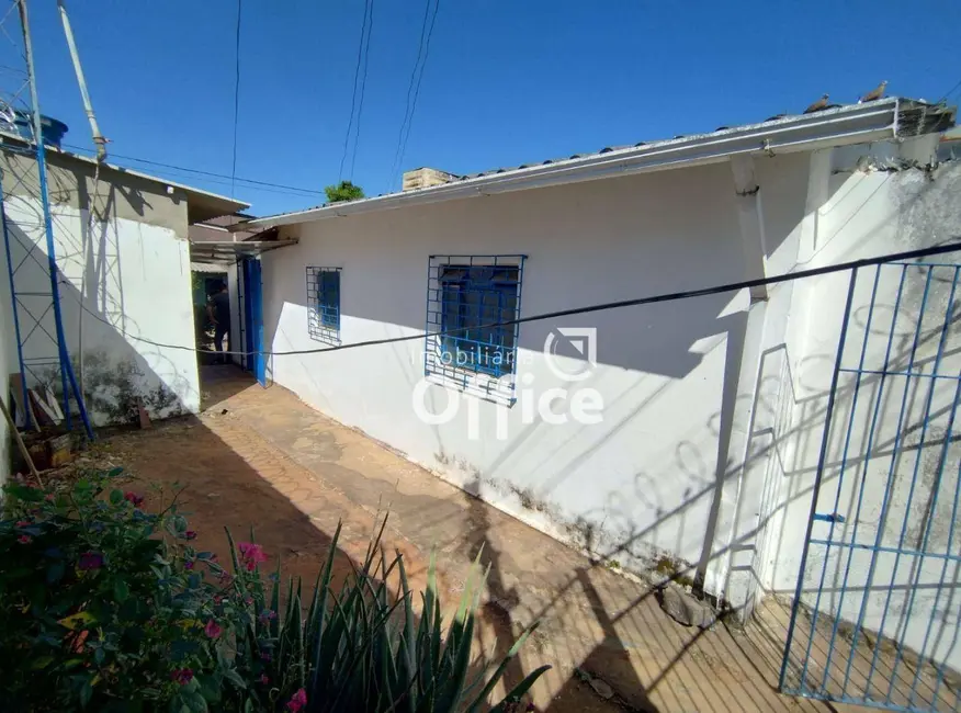 Casa com 3 quartos à venda, 300m2 em Boa Vista, Anapolis - GO - imagem 4 Foto 4 de Casa com 3 quartos à venda, 300m2 em Boa Vista, Anapolis - GO