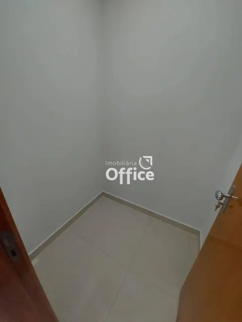 Foto 5 de Sobrado com 3 quartos para alugar, 300m2 em Anapolis - GO