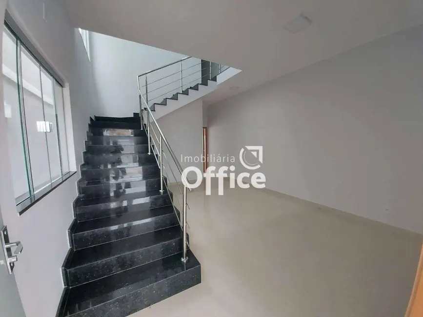Foto 3 de Sobrado com 3 quartos para alugar, 300m2 em Anapolis - GO