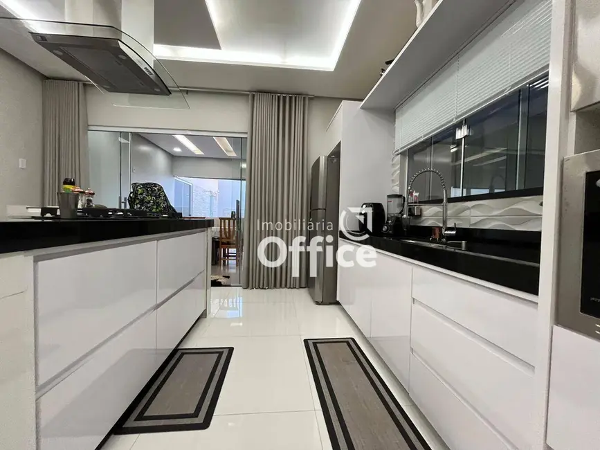 Casa com 3 quartos à venda, 300m2 em Residencial Flor do Cerrado, Anapolis - GO - imagem 5 Foto 5 de Casa com 3 quartos à venda, 300m2 em Residencial Flor do Cerrado, Anapolis - GO