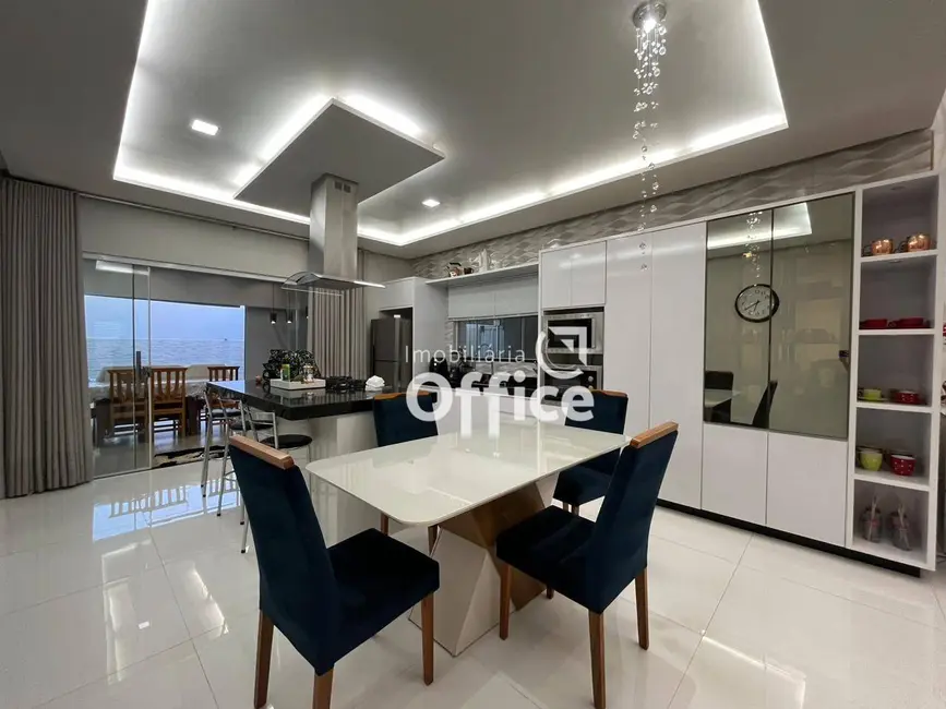 Casa com 3 quartos à venda, 300m2 em Residencial Flor do Cerrado, Anapolis - GO - imagem 4 Foto 4 de Casa com 3 quartos à venda, 300m2 em Residencial Flor do Cerrado, Anapolis - GO