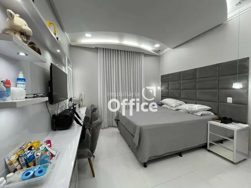 Casa com 3 quartos à venda, 300m2 em Residencial Flor do Cerrado, Anapolis - GO - imagem 6 Foto 6 de Casa com 3 quartos à venda, 300m2 em Residencial Flor do Cerrado, Anapolis - GO