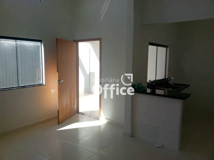 Casa com 2 quartos à venda, 80m2 em Residencial Santo Antônio, Anapolis - GO - imagem 2 Foto 2 de Casa com 2 quartos à venda, 80m2 em Residencial Santo Antônio, Anapolis - GO