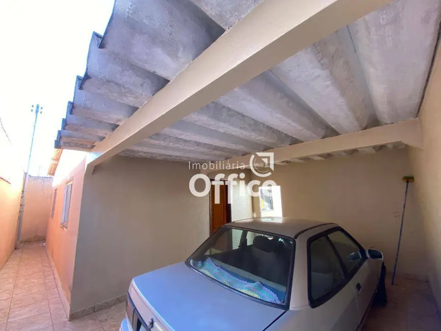 Foto 5 de Casa com 3 quartos à venda, 250m2 em Nova Vila Jaiara, Anapolis - GO
