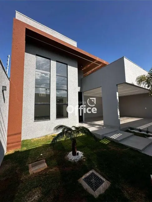 Foto 1 de Casa com 3 quartos à venda, 300m2 em Anapolis - GO