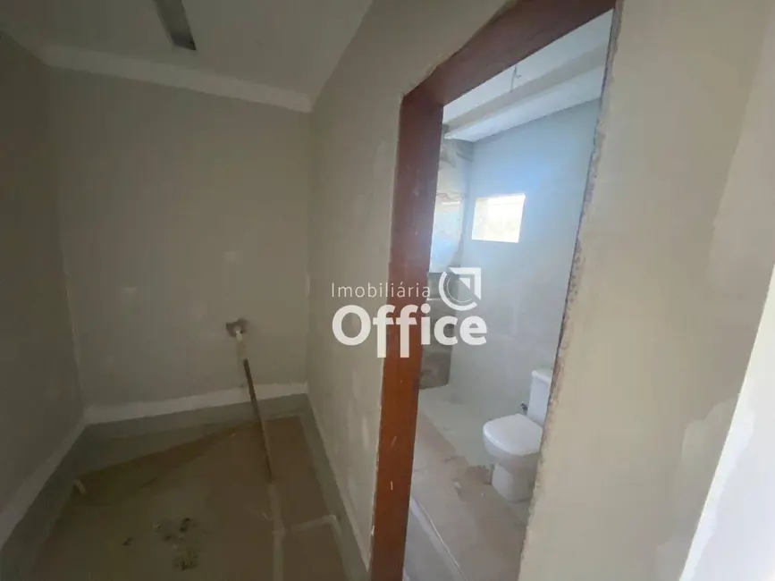 Casa com 3 quartos à venda, 300m2 em Anapolis - GO - imagem 9 Foto 9 de Casa com 3 quartos à venda, 300m2 em Anapolis - GO