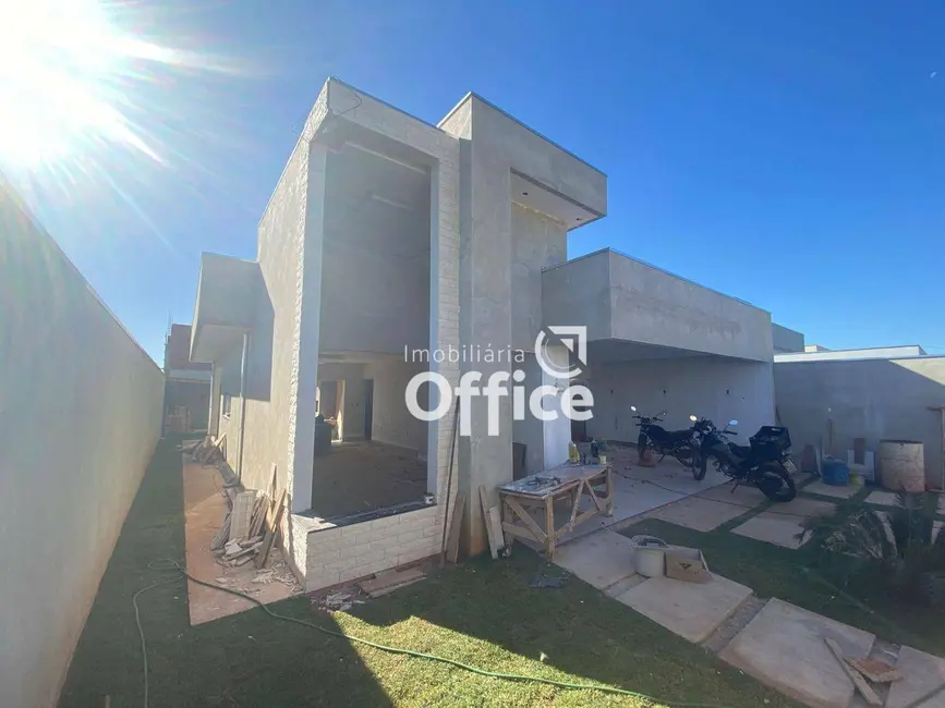 Foto 1 de Casa com 3 quartos à venda, 300m2 em Anapolis - GO