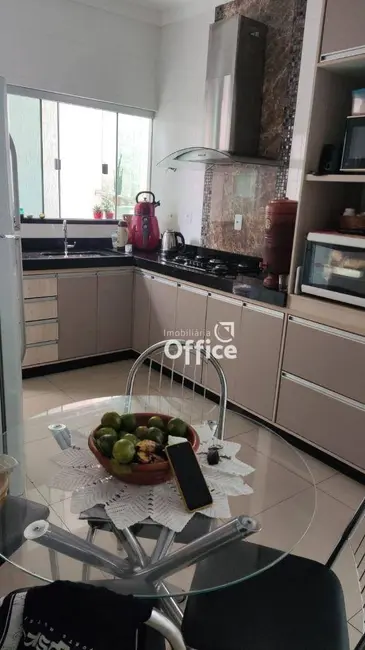 Sobrado com 3 quartos à venda, 150m2 em Residencial Villa Bella, Anapolis - GO - imagem 4 Foto 4 de Sobrado com 3 quartos à venda, 150m2 em Residencial Villa Bella, Anapolis - GO