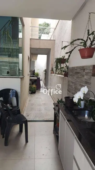 Sobrado com 3 quartos à venda, 150m2 em Residencial Villa Bella, Anapolis - GO - imagem 5 Foto 5 de Sobrado com 3 quartos à venda, 150m2 em Residencial Villa Bella, Anapolis - GO