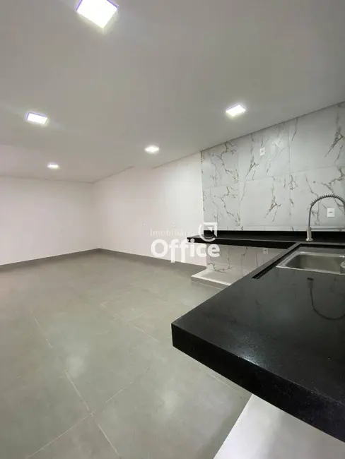 Casa com 3 quartos à venda, 360m2 em Santo Antônio, Anapolis - GO - imagem 8 Foto 8 de Casa com 3 quartos à venda, 360m2 em Santo Antônio, Anapolis - GO