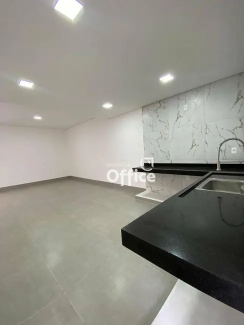 Casa com 3 quartos à venda, 360m2 em Santo Antônio, Anapolis - GO - imagem 9 Foto 9 de Casa com 3 quartos à venda, 360m2 em Santo Antônio, Anapolis - GO