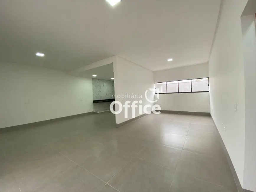 Casa com 3 quartos à venda, 360m2 em Santo Antônio, Anapolis - GO - imagem 4 Foto 4 de Casa com 3 quartos à venda, 360m2 em Santo Antônio, Anapolis - GO