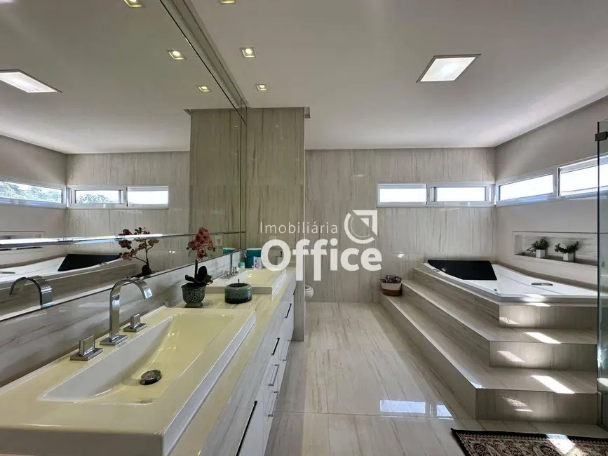 Sobrado com 4 quartos à venda, 2005m2 em Jardim Santa Cecília, Anapolis - GO - imagem 5 Foto 5 de Sobrado com 4 quartos à venda, 2005m2 em Jardim Santa Cecília, Anapolis - GO