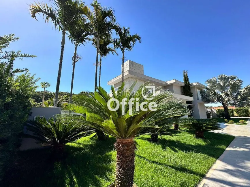 Sobrado com 4 quartos à venda, 2005m2 em Jardim Santa Cecília, Anapolis - GO - imagem 6 Foto 6 de Sobrado com 4 quartos à venda, 2005m2 em Jardim Santa Cecília, Anapolis - GO