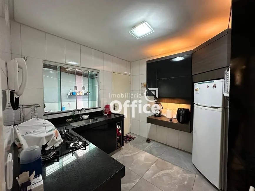 Foto 8 de Casa com 5 quartos à venda, 500m2 em Nova Vila Jaiara, Anapolis - GO