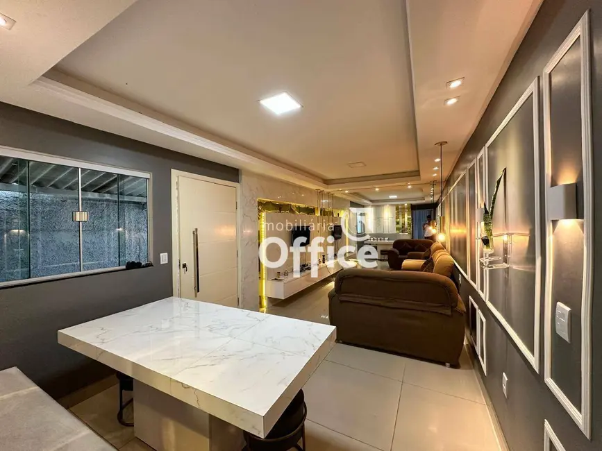 Foto 6 de Casa com 5 quartos à venda, 500m2 em Nova Vila Jaiara, Anapolis - GO