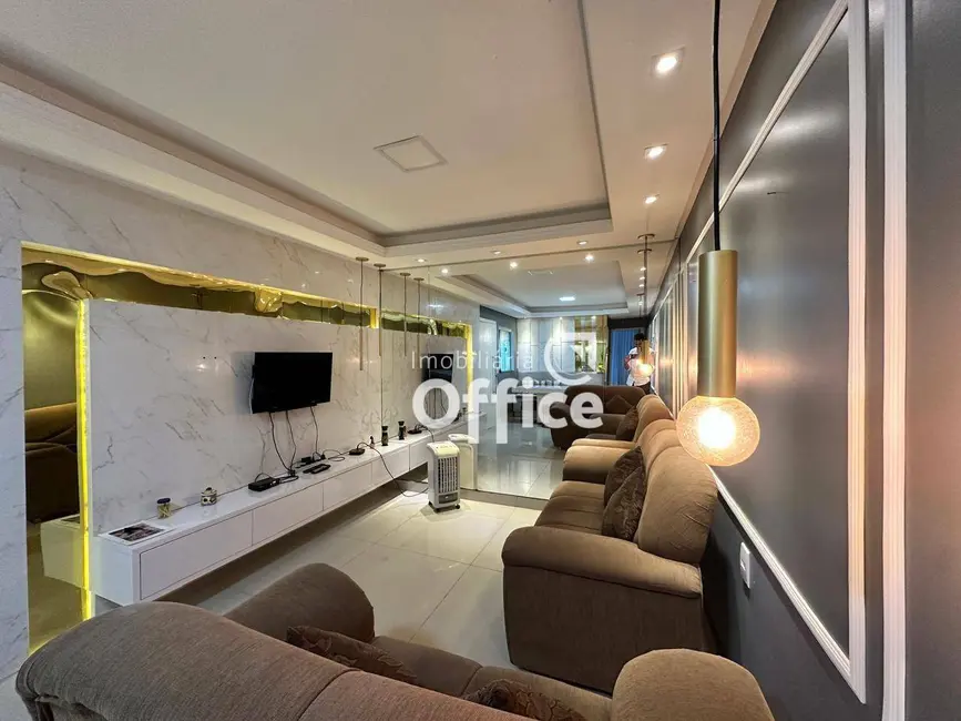 Foto 1 de Casa com 5 quartos à venda, 500m2 em Nova Vila Jaiara, Anapolis - GO