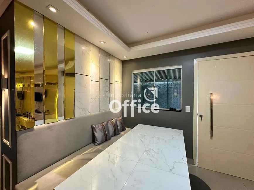 Foto 5 de Casa com 5 quartos à venda, 500m2 em Nova Vila Jaiara, Anapolis - GO