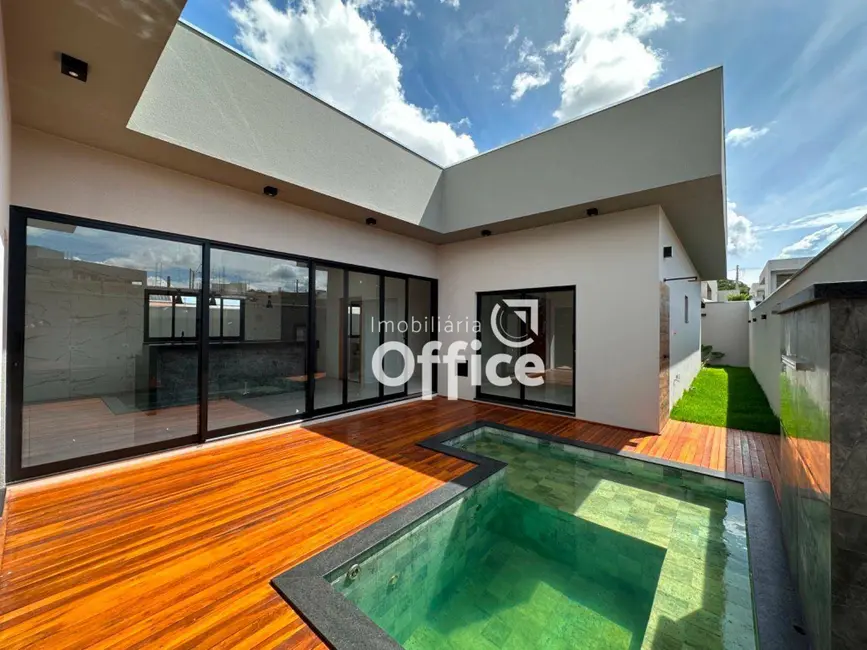 Foto 3 de Casa de Condomínio com 3 quartos à venda, 360m2 em Anapolis - GO