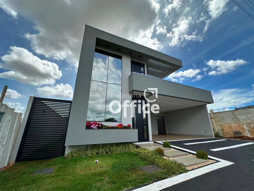 Foto 2 de Casa de Condomínio com 3 quartos à venda, 360m2 em Anapolis - GO