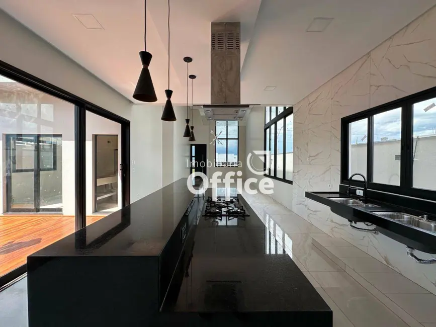 Foto 6 de Casa de Condomínio com 3 quartos à venda, 360m2 em Anapolis - GO