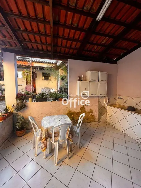 Sobrado com 3 quartos à venda, 300m2 em Jardim Calixto, Anapolis - GO - imagem 7 Foto 7 de Sobrado com 3 quartos à venda, 300m2 em Jardim Calixto, Anapolis - GO