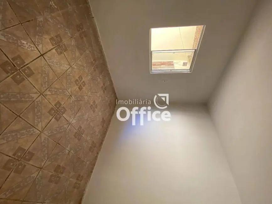 Foto 2 de Casa com 3 quartos à venda, 300m2 em Loteamento Residencial América, Anapolis - GO