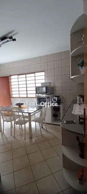 Foto 3 de Casa com 3 quartos à venda, 176m2 em Maracanã, Anapolis - GO