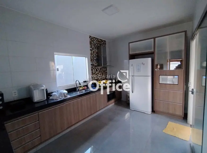 Casa com 2 quartos à venda, 300m2 em Adriana Parque, Anapolis - GO - imagem 6 Foto 6 de Casa com 2 quartos à venda, 300m2 em Adriana Parque, Anapolis - GO