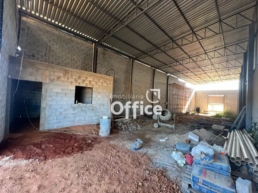 Foto 2 de Armazém / Galpão para alugar, 450m2 em Loteamento Residencial Verona, Anapolis - GO