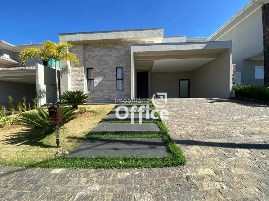 Foto 1 de Casa de Condomínio com 3 quartos à venda, 490m2 em Residencial Sun Flower, Anapolis - GO