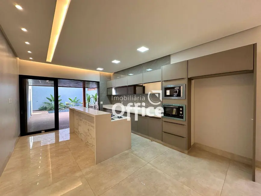 Foto 2 de Casa de Condomínio com 3 quartos à venda, 420m2 em Condomínio Residencial Grand Trianon, Anapolis - GO