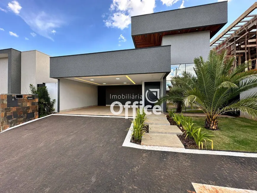 Foto 1 de Casa de Condomínio com 3 quartos à venda, 420m2 em Condomínio Residencial Grand Trianon, Anapolis - GO