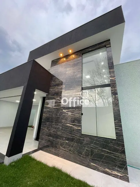 Foto 1 de Casa com 3 quartos à venda, 273m2 em Itamaraty, Anapolis - GO