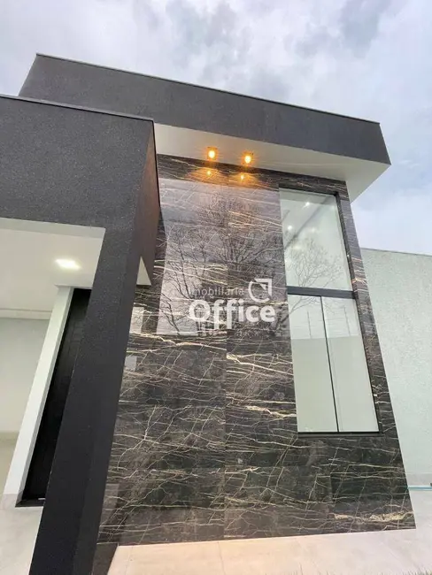 Foto 2 de Casa com 3 quartos à venda, 273m2 em Itamaraty, Anapolis - GO