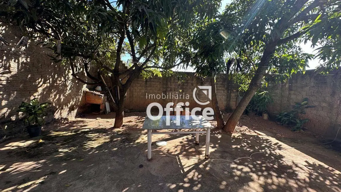 Casa com 4 quartos à venda, 300m2 em Jardim Palmares, Anapolis - GO - imagem 9 Foto 9 de Casa com 4 quartos à venda, 300m2 em Jardim Palmares, Anapolis - GO