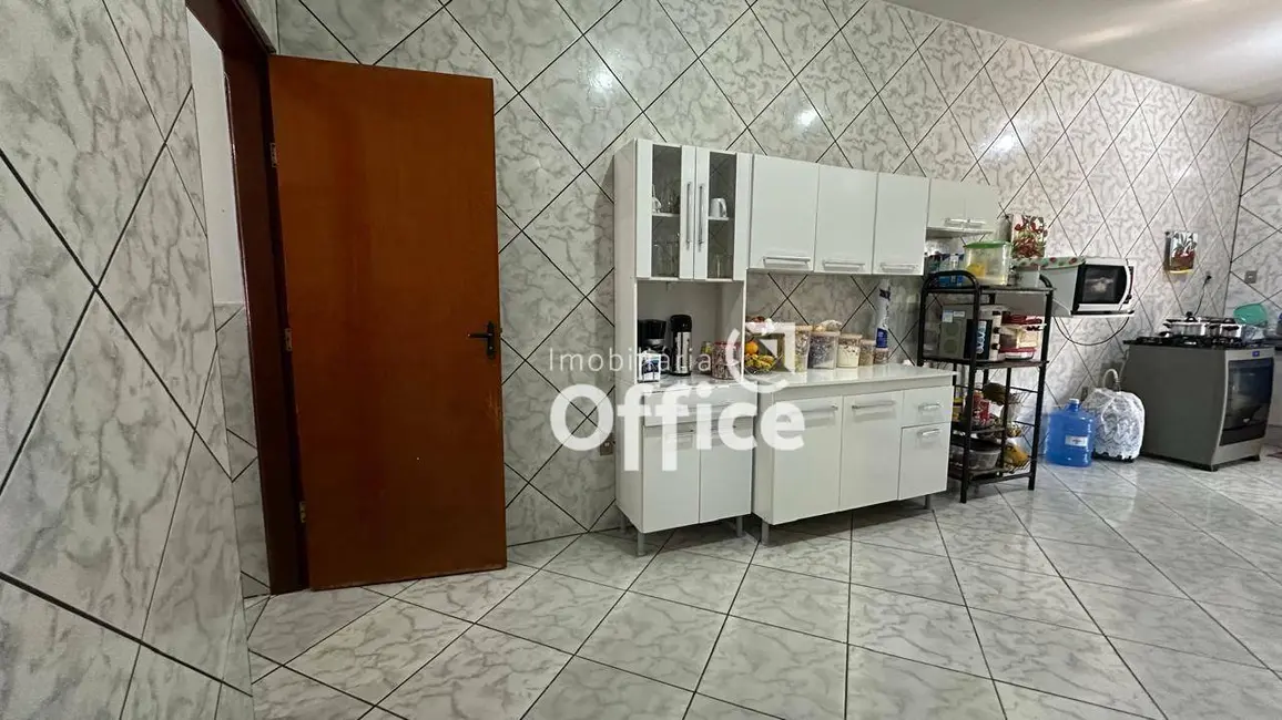 Casa com 4 quartos à venda, 300m2 em Jardim Palmares, Anapolis - GO - imagem 7 Foto 7 de Casa com 4 quartos à venda, 300m2 em Jardim Palmares, Anapolis - GO