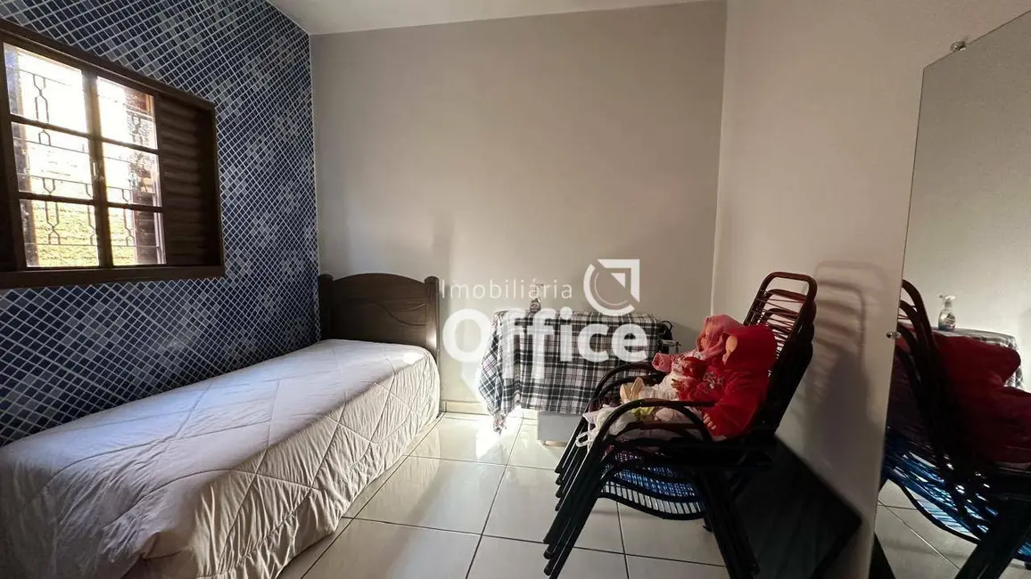 Casa com 4 quartos à venda, 300m2 em Jardim Palmares, Anapolis - GO - imagem 5 Foto 5 de Casa com 4 quartos à venda, 300m2 em Jardim Palmares, Anapolis - GO