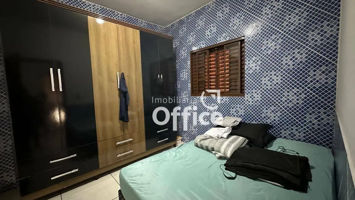 Casa com 4 quartos à venda, 300m2 em Jardim Palmares, Anapolis - GO - imagem 6 Foto 6 de Casa com 4 quartos à venda, 300m2 em Jardim Palmares, Anapolis - GO