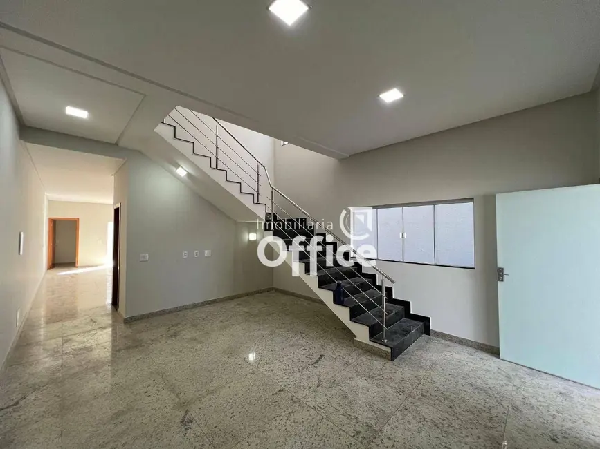 Foto 3 de Casa com 3 quartos para alugar, 200m2 em Anapolis - GO