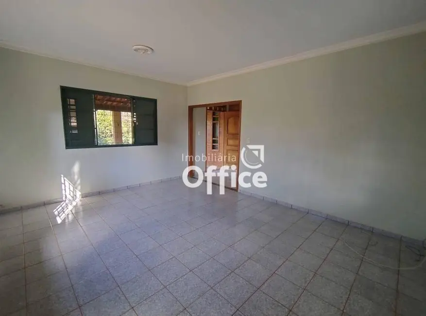 Chácara com 2 quartos à venda, 7000m2 em Anapolis - GO - imagem 2 Foto 2 de Chácara com 2 quartos à venda, 7000m2 em Anapolis - GO