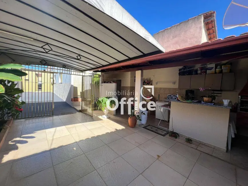 Loja para alugar, 250m2 em Jundiaí, Anapolis - GO - imagem 2 Foto 2 de Loja para alugar, 250m2 em Jundiaí, Anapolis - GO