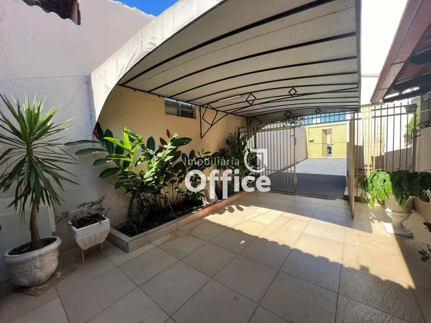 Loja para alugar, 250m2 em Jundiaí, Anapolis - GO - imagem 3 Foto 3 de Loja para alugar, 250m2 em Jundiaí, Anapolis - GO