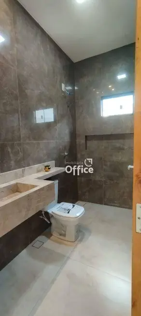 Casa com 3 quartos à venda, 250m2 em Loteamento Residencial Verona, Anapolis - GO - imagem 8 Foto 8 de Casa com 3 quartos à venda, 250m2 em Loteamento Residencial Verona, Anapolis - GO