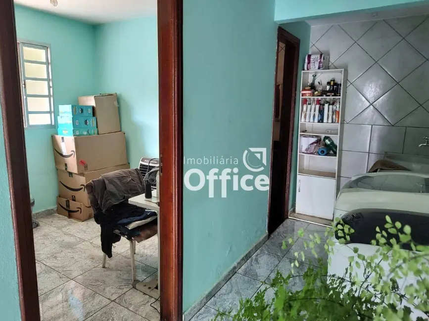 Casa com 3 quartos à venda, 375m2 em São Carlos, Anapolis - GO - imagem 8 Foto 8 de Casa com 3 quartos à venda, 375m2 em São Carlos, Anapolis - GO