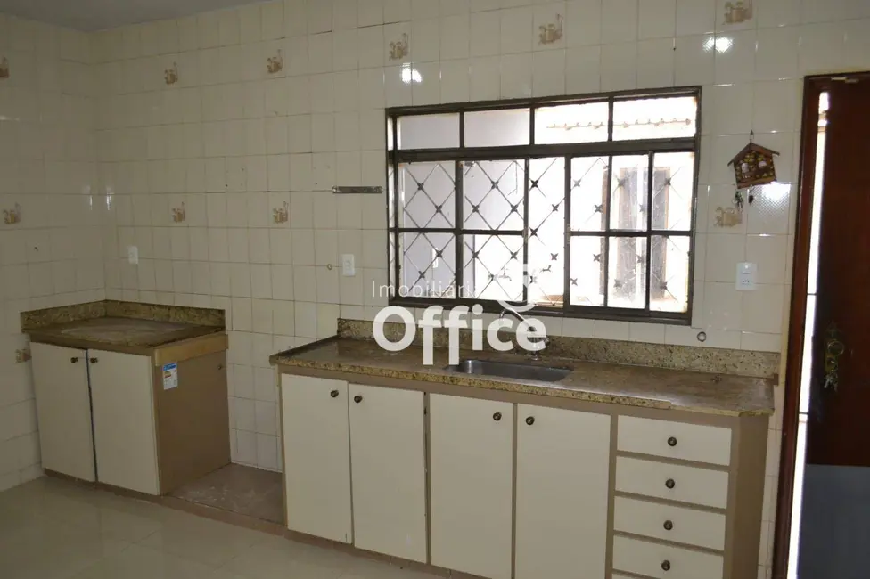 Foto 9 de Casa com 3 quartos à venda, 339m2 em Anapolis - GO