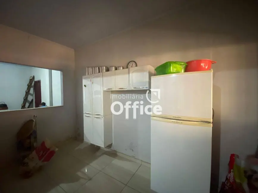 Casa com 2 quartos à venda, 300m2 em Sítios de Recreio Vale das Laranjeiras, Anapolis - GO - imagem 8 Foto 8 de Casa com 2 quartos à venda, 300m2 em Sítios de Recreio Vale das Laranjeiras, Anapolis - GO