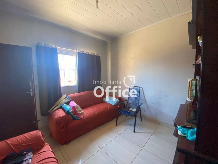 Casa com 2 quartos à venda, 300m2 em Sítios de Recreio Vale das Laranjeiras, Anapolis - GO - imagem 7 Foto 7 de Casa com 2 quartos à venda, 300m2 em Sítios de Recreio Vale das Laranjeiras, Anapolis - GO