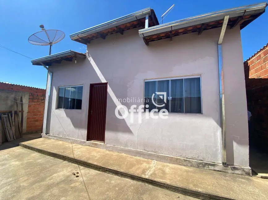 Casa com 2 quartos à venda, 300m2 em Sítios de Recreio Vale das Laranjeiras, Anapolis - GO - imagem 4 Foto 4 de Casa com 2 quartos à venda, 300m2 em Sítios de Recreio Vale das Laranjeiras, Anapolis - GO